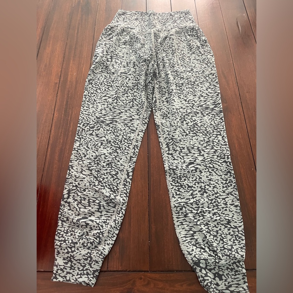 athleta salutation joggers